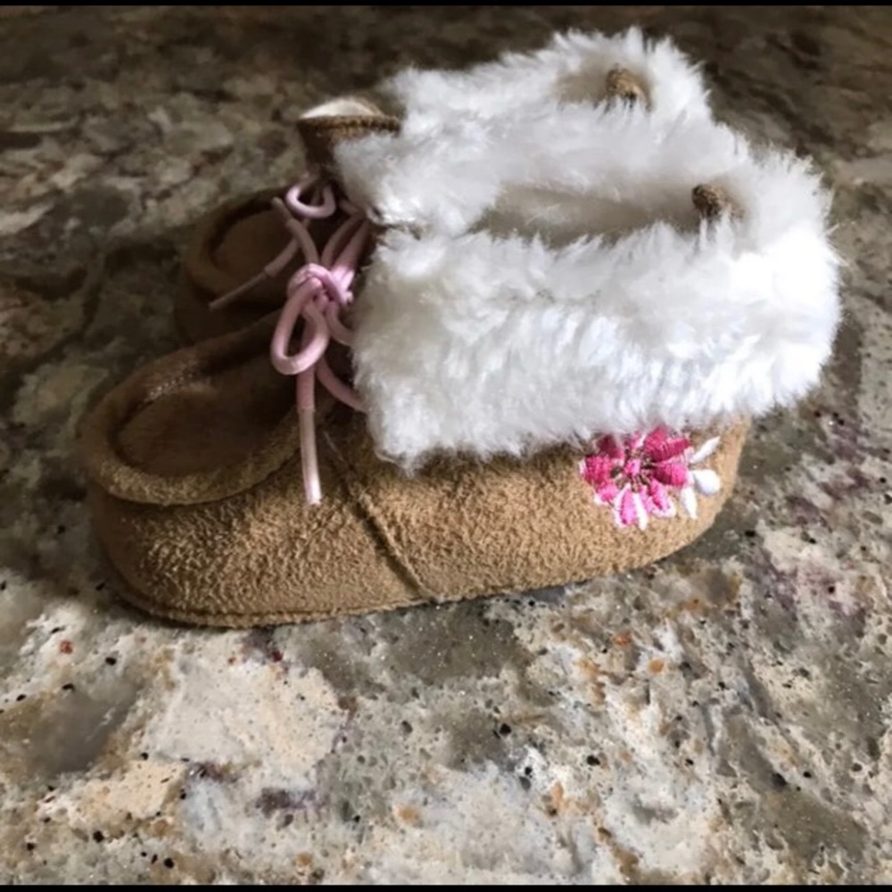 Osh Kosh Brown Suede Boots with Faux Fur - Picture 2 of 4